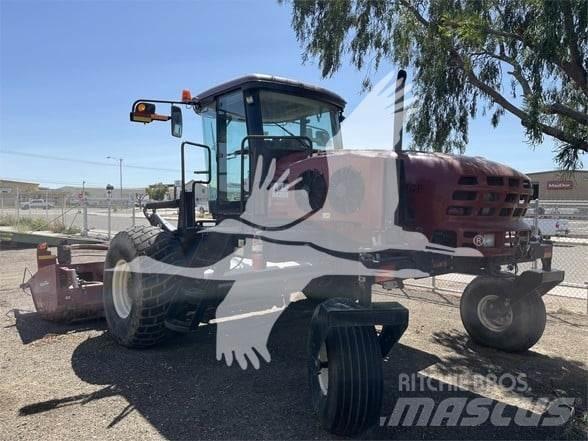 MAC DON M205 Swathers \ Windrowers