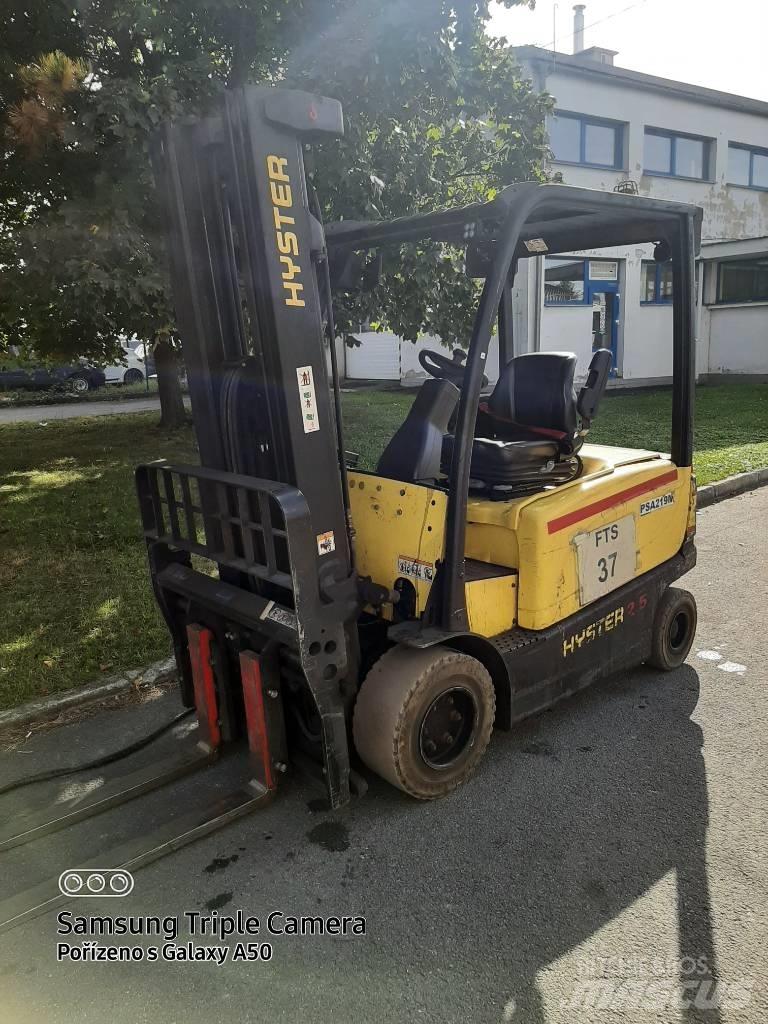 Hyster J2.5XN Electric Forklifts