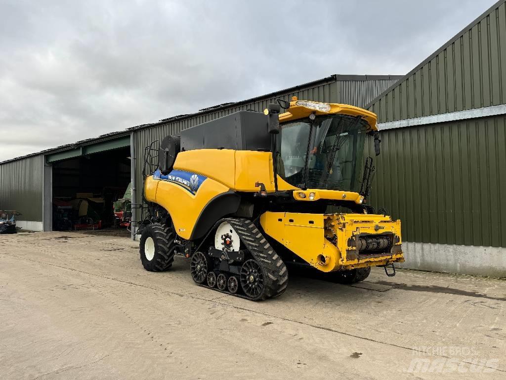 New Holland CR 9090 Combine Harvesters