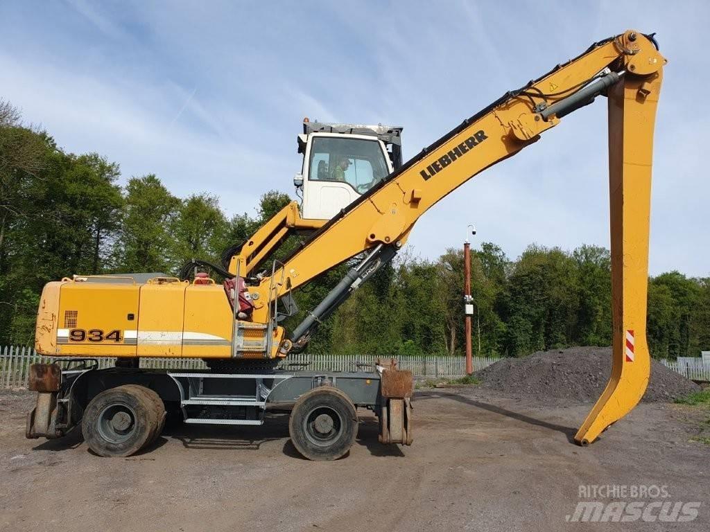 Liebherr A 934 C Waste / Industry Handlers