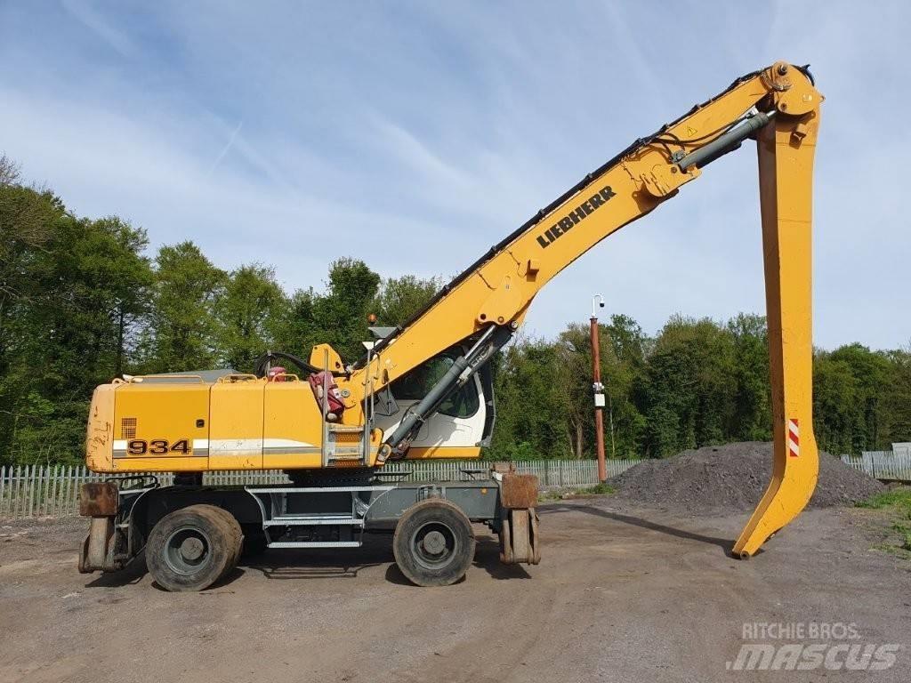 Liebherr A 934 C Waste / Industry Handlers