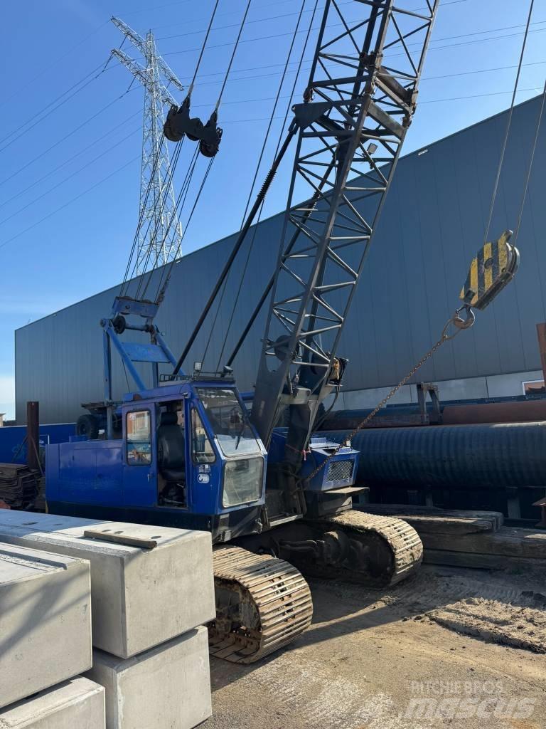 Hitachi KH 100 Crawler Cranes