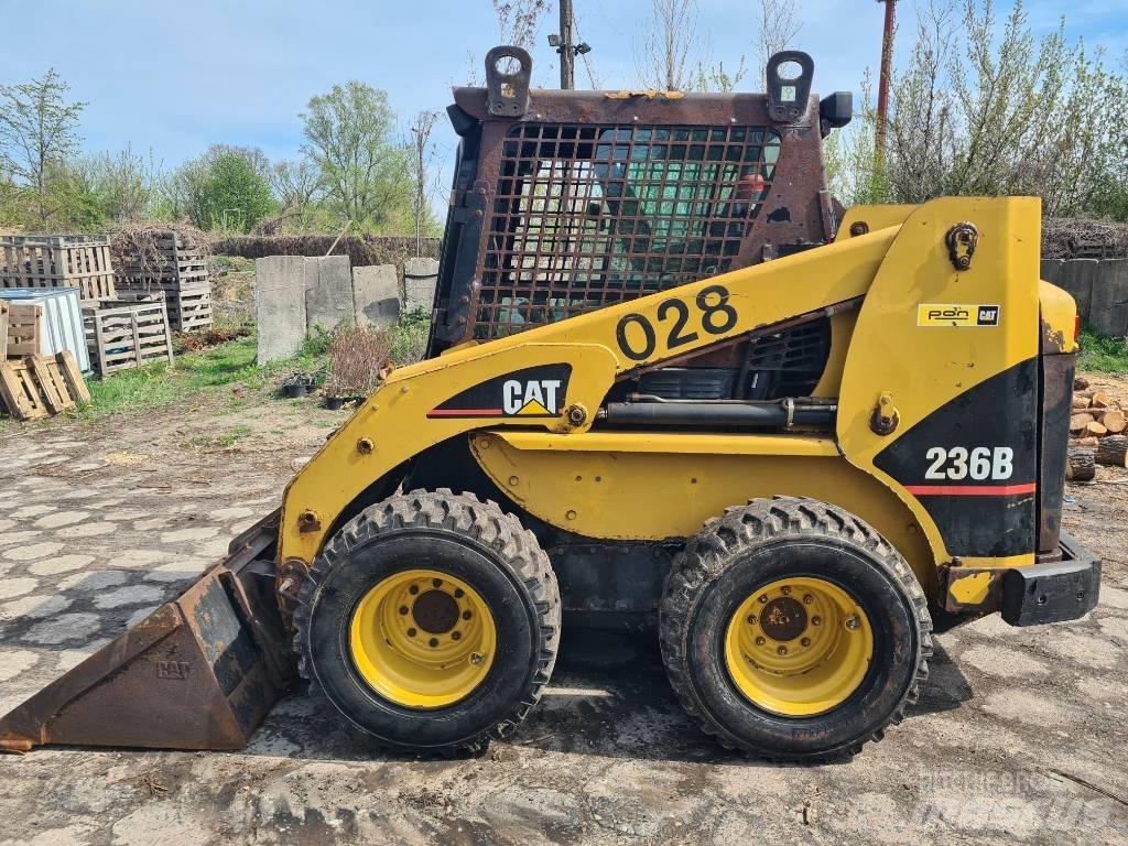 CAT 236 B Mini Loader