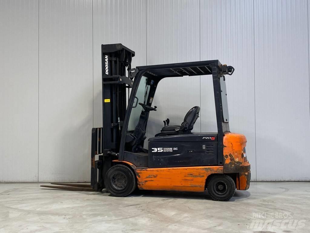 Doosan B35X-5 Electric Forklifts