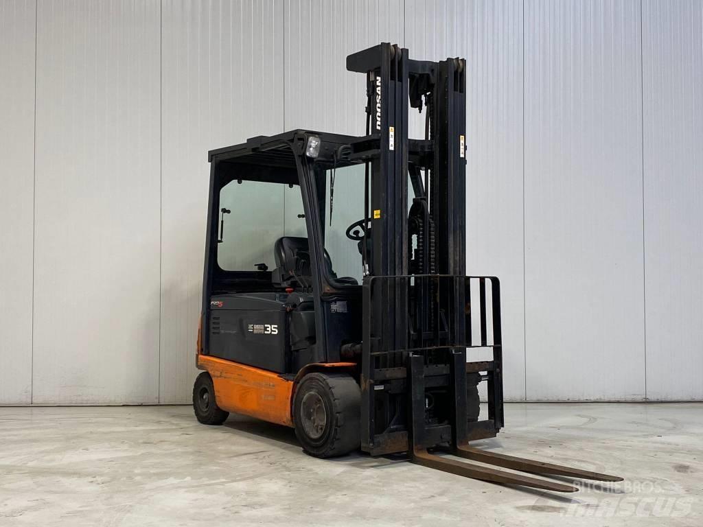 Doosan B35X-5 Electric Forklifts
