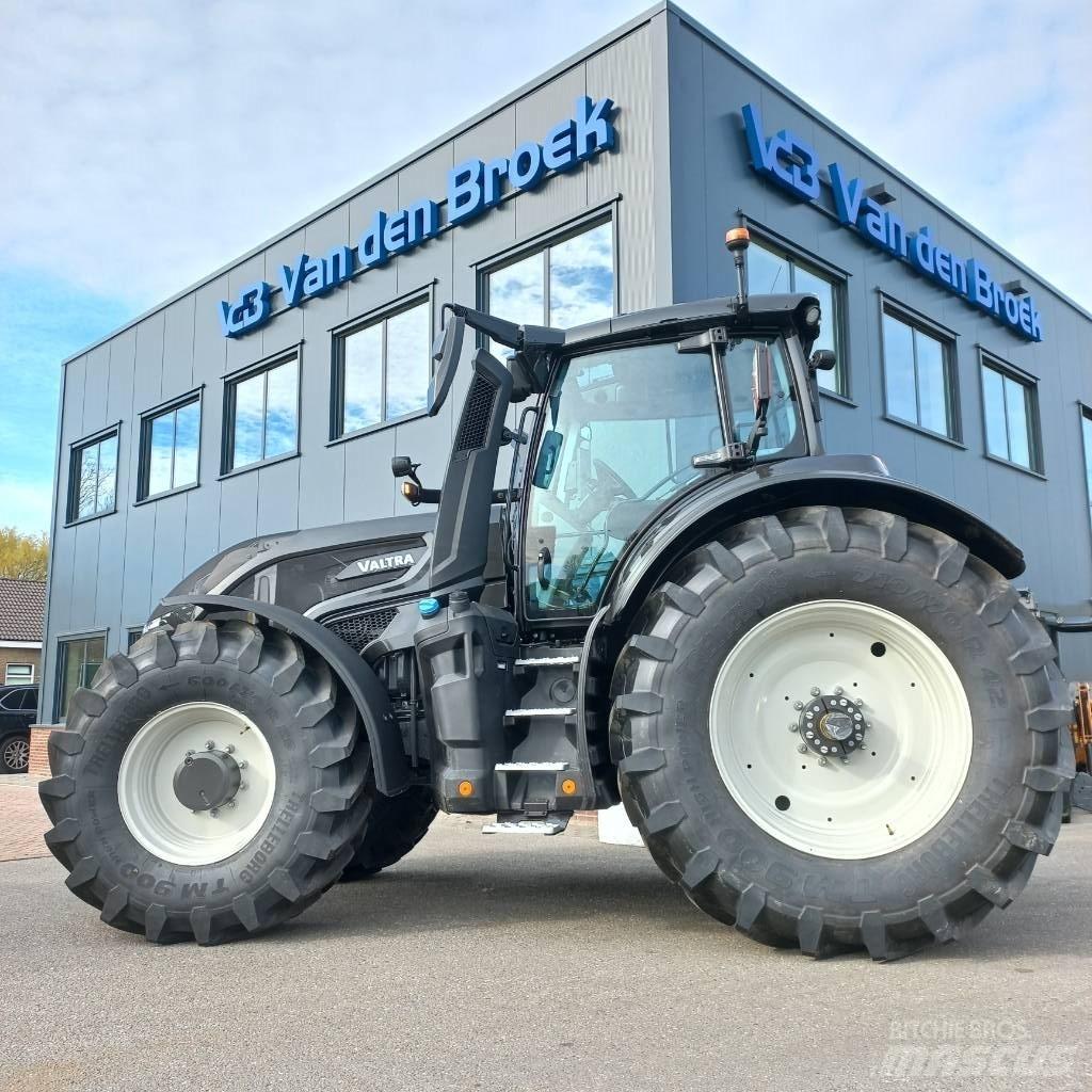 Valtra Q 305 DEMO Tractors