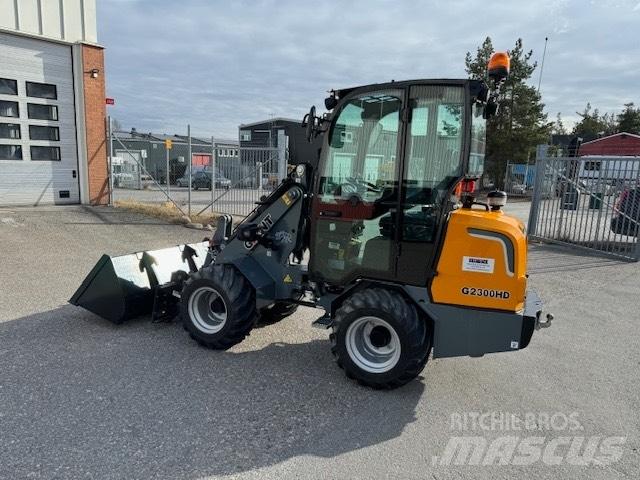 GiANT G2300 HD Mini Loader