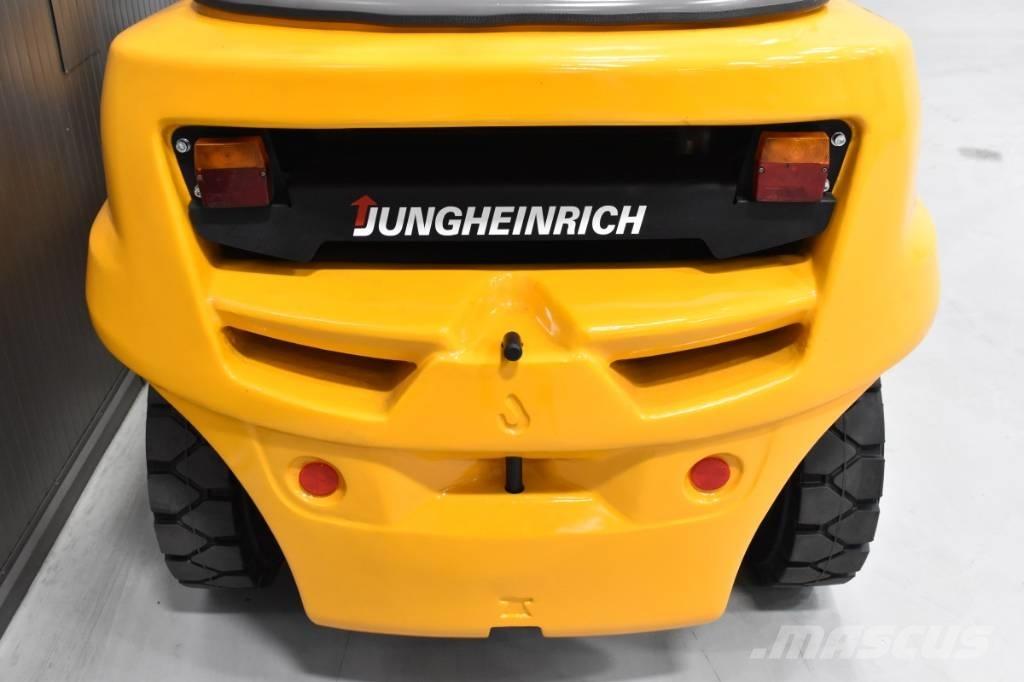 Jungheinrich TFG 540 LPG trucks