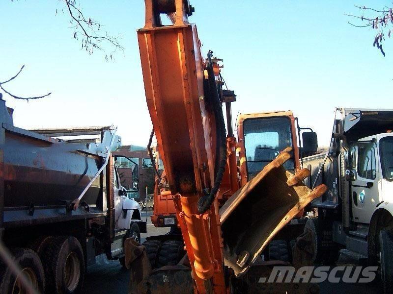 Daewoo S180W Wheeled Excavators