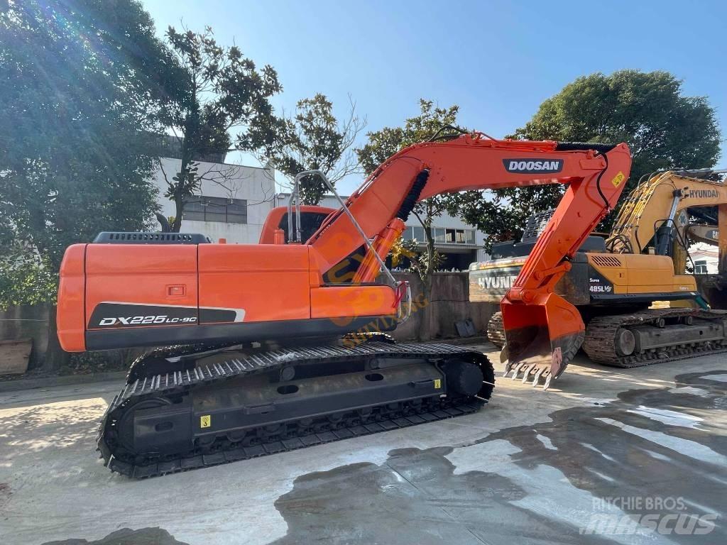 Doosan DX 225 LC Crawler Excavators