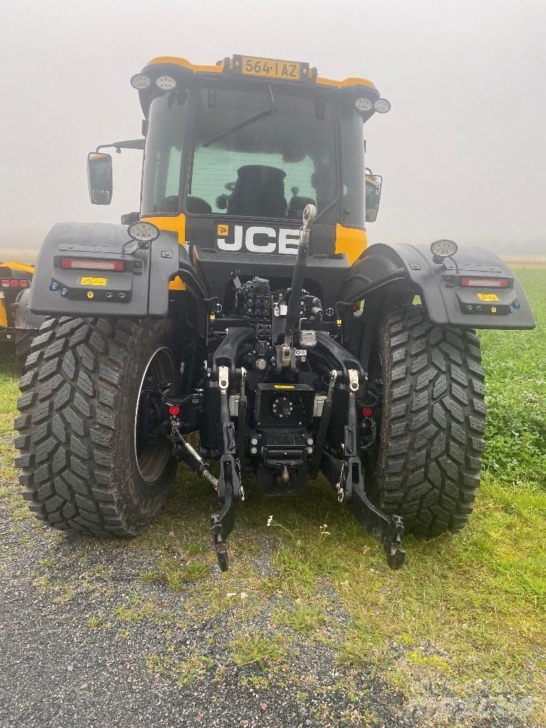 JCB Fastrac 4220 Tractors