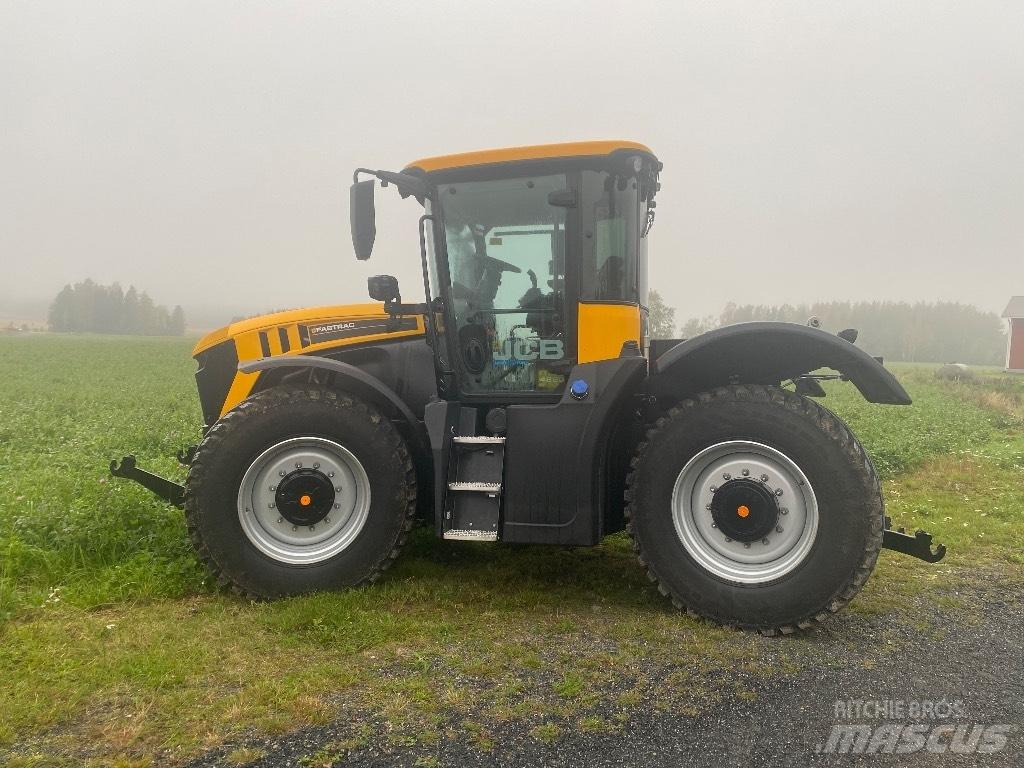JCB Fastrac 4220 Tractors
