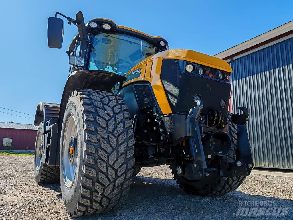 JCB Fastrac 4220 Tractors