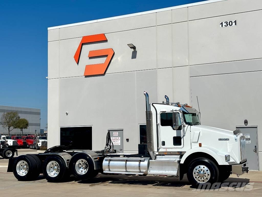Kenworth T 800 Conventional Trucks / Tractor Trucks