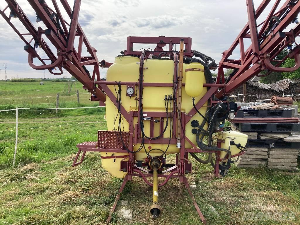 Hardi Mega 1000 Mounted sprayers