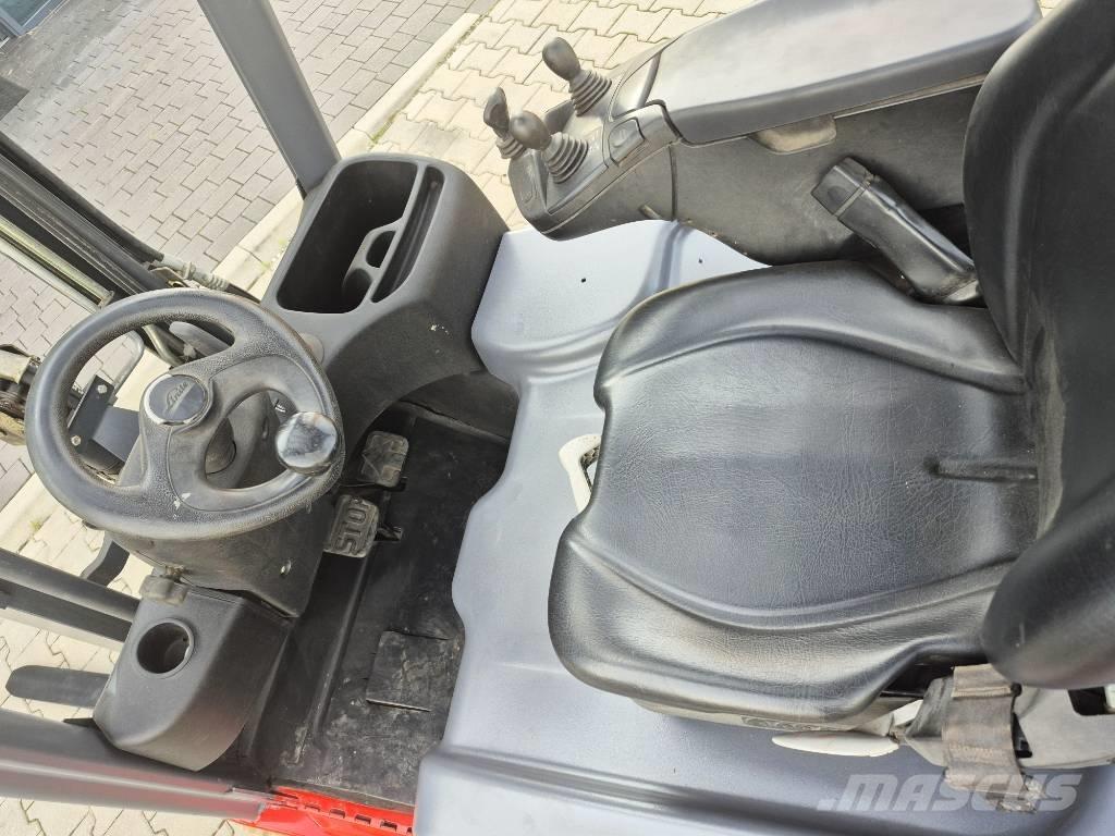 Linde E16-02 Electric Forklifts