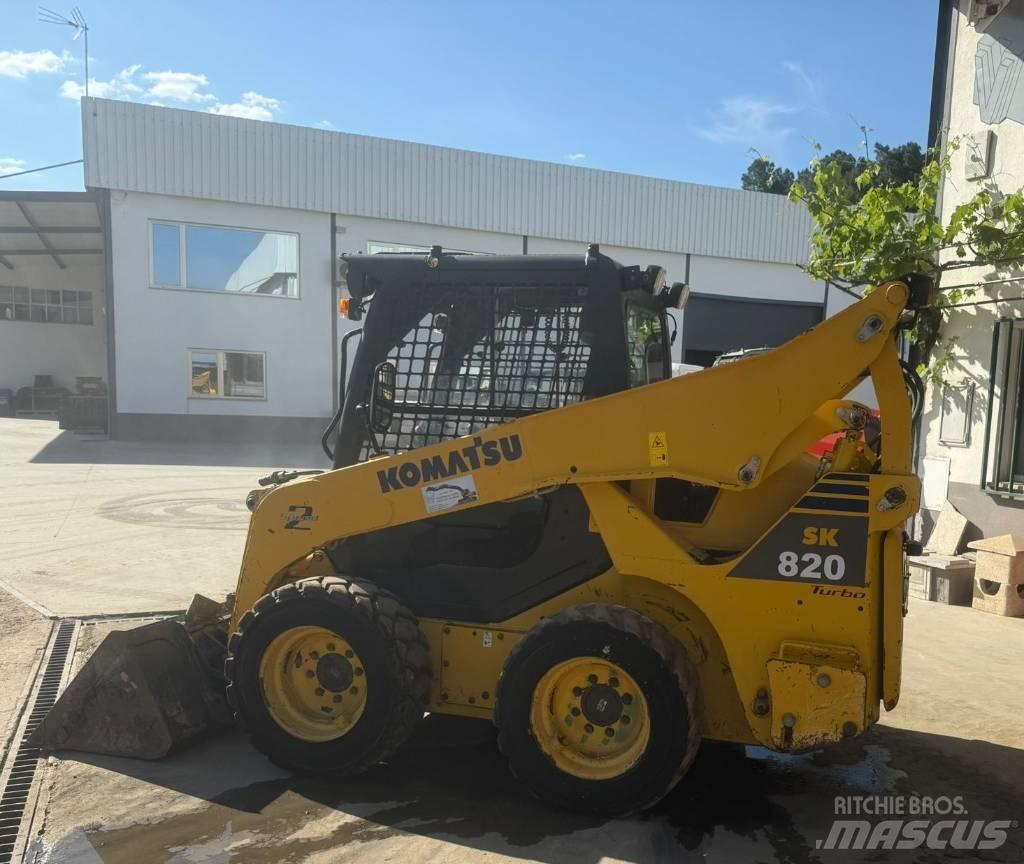 Komatsu SK 820-5 Skid Steer Loaders