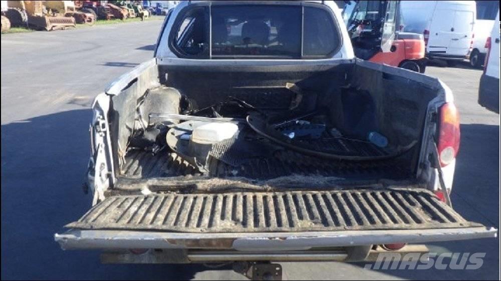 Mitsubishi L 200 3 Pickup Trucks
