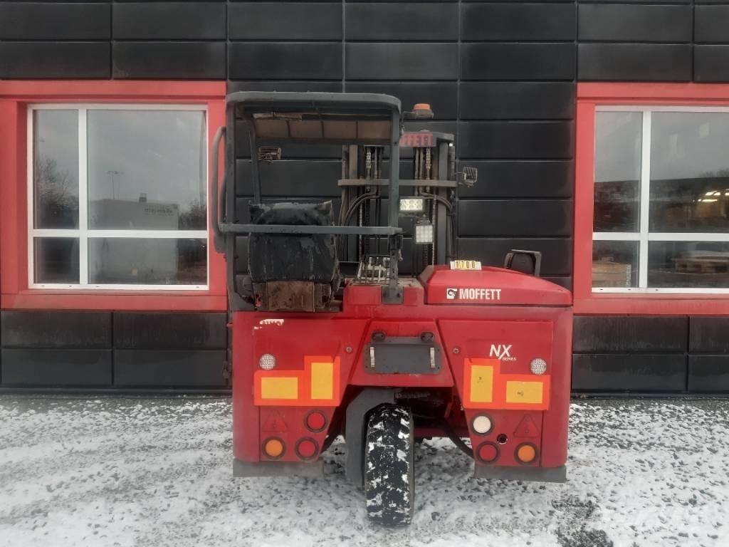 Moffett M5 25.3 Diesel Forklifts