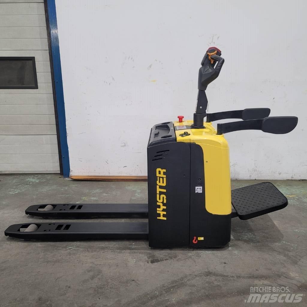 Hyster P 2.0 UTS Low lifter with platform