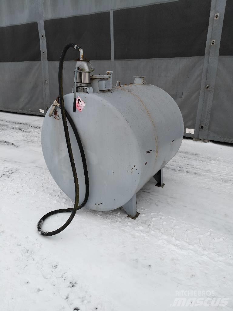  Farmarisäiliö 1300 L Farm Equipment - Others