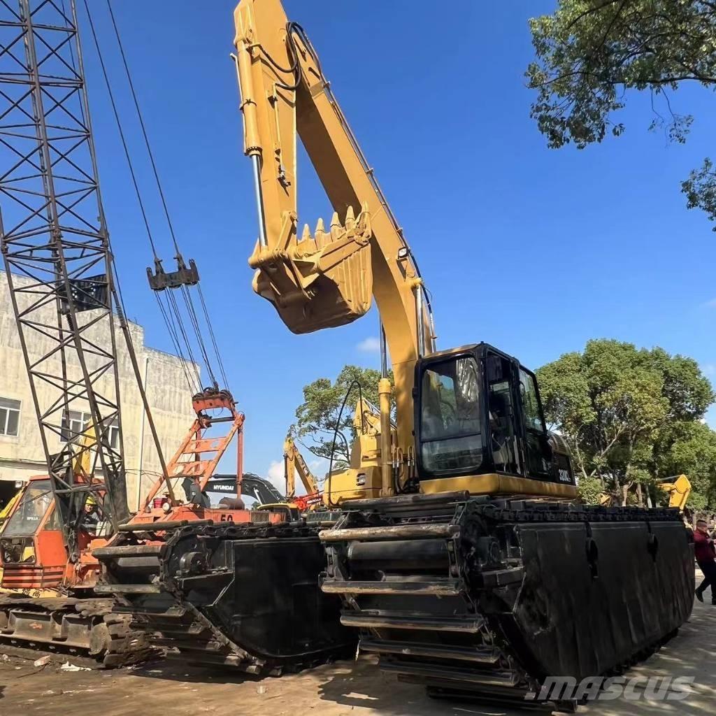 CAT 320 C Amphibious Excavators