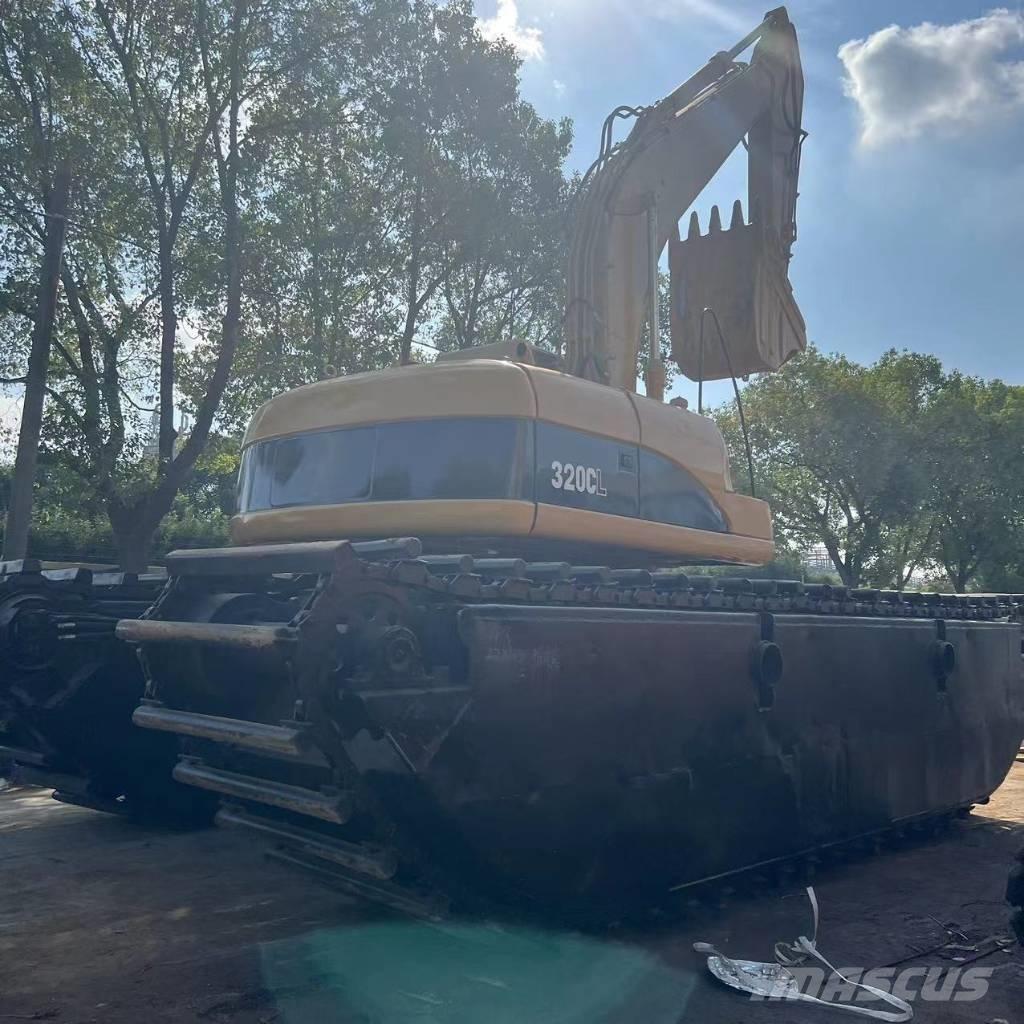 CAT 320 C Amphibious Excavators
