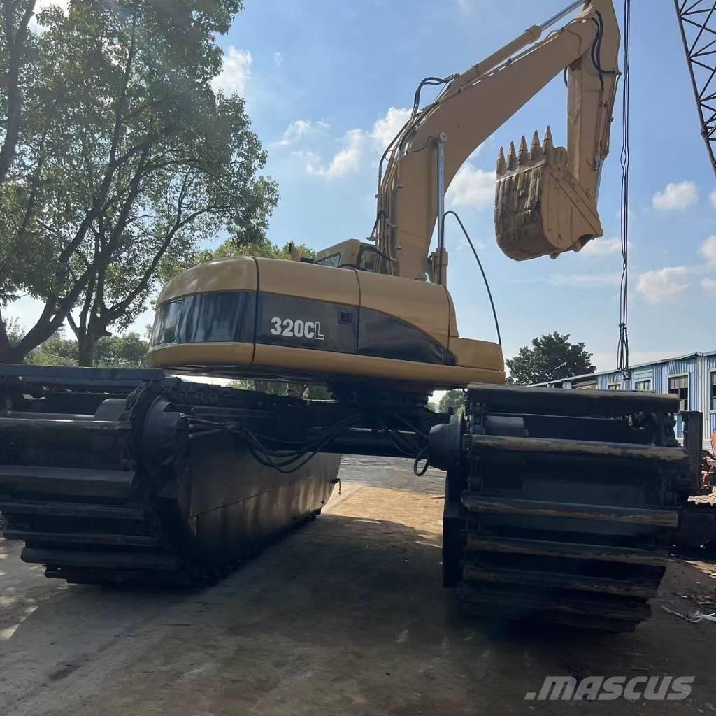 CAT 320 C Amphibious Excavators