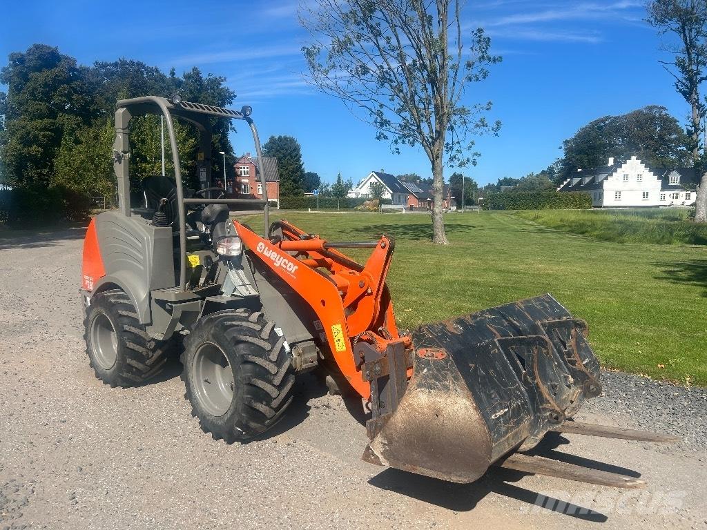 Weycor AR 320 Mini Loader