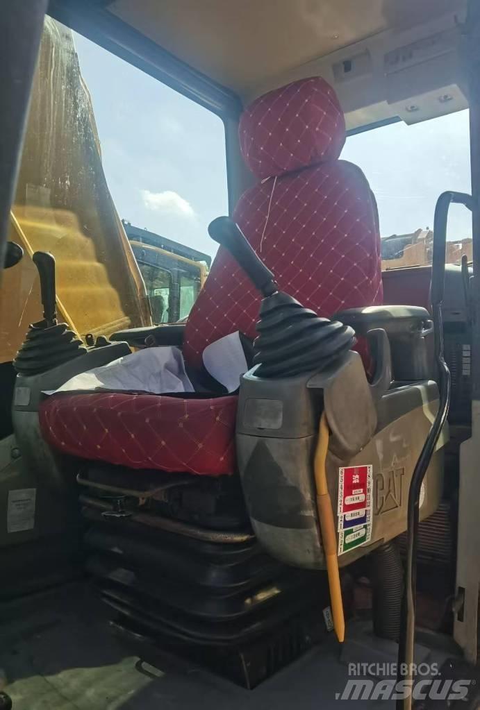 CAT 320 D2 Crawler Excavators