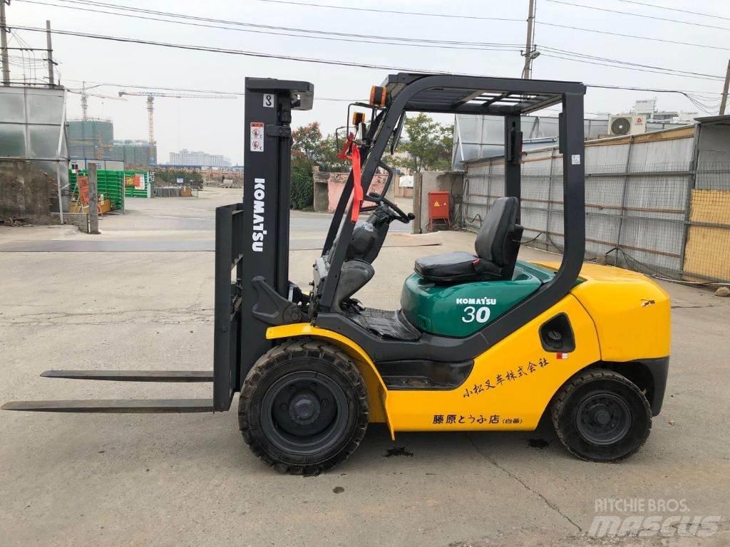 Komatsu FD30 Diesel Forklifts