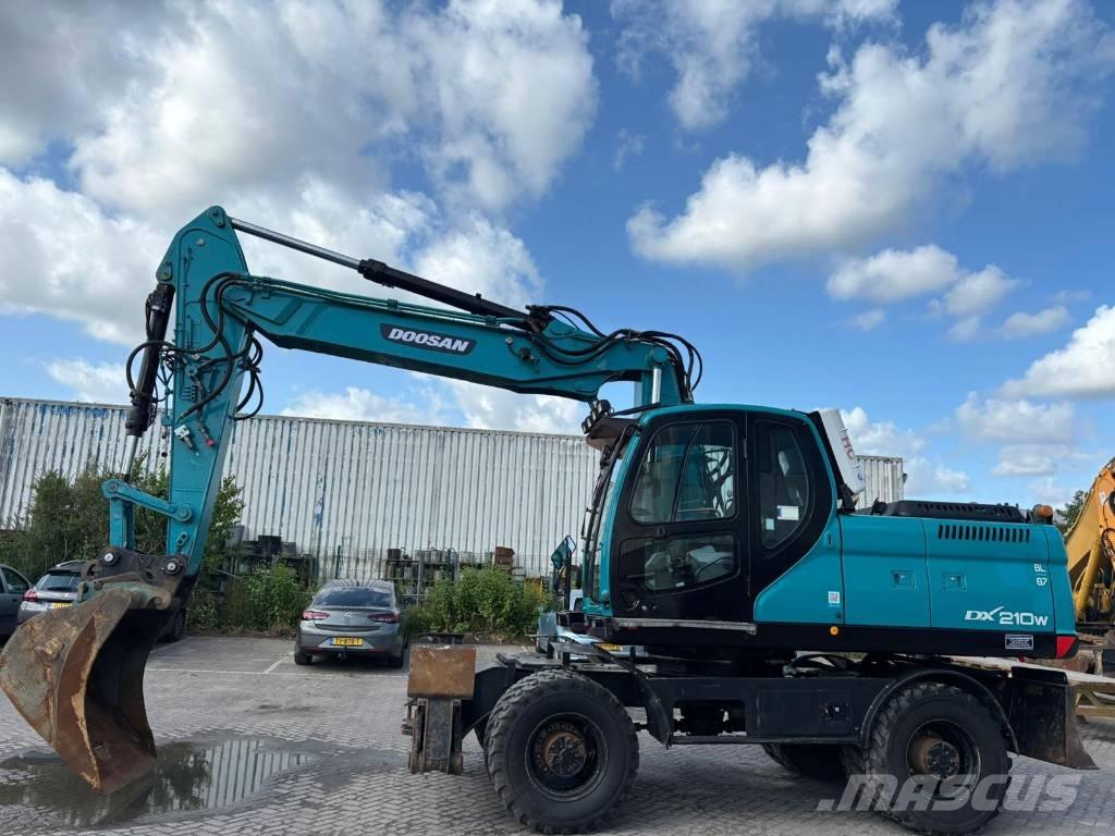 Doosan DX 210 W Wheeled Excavators