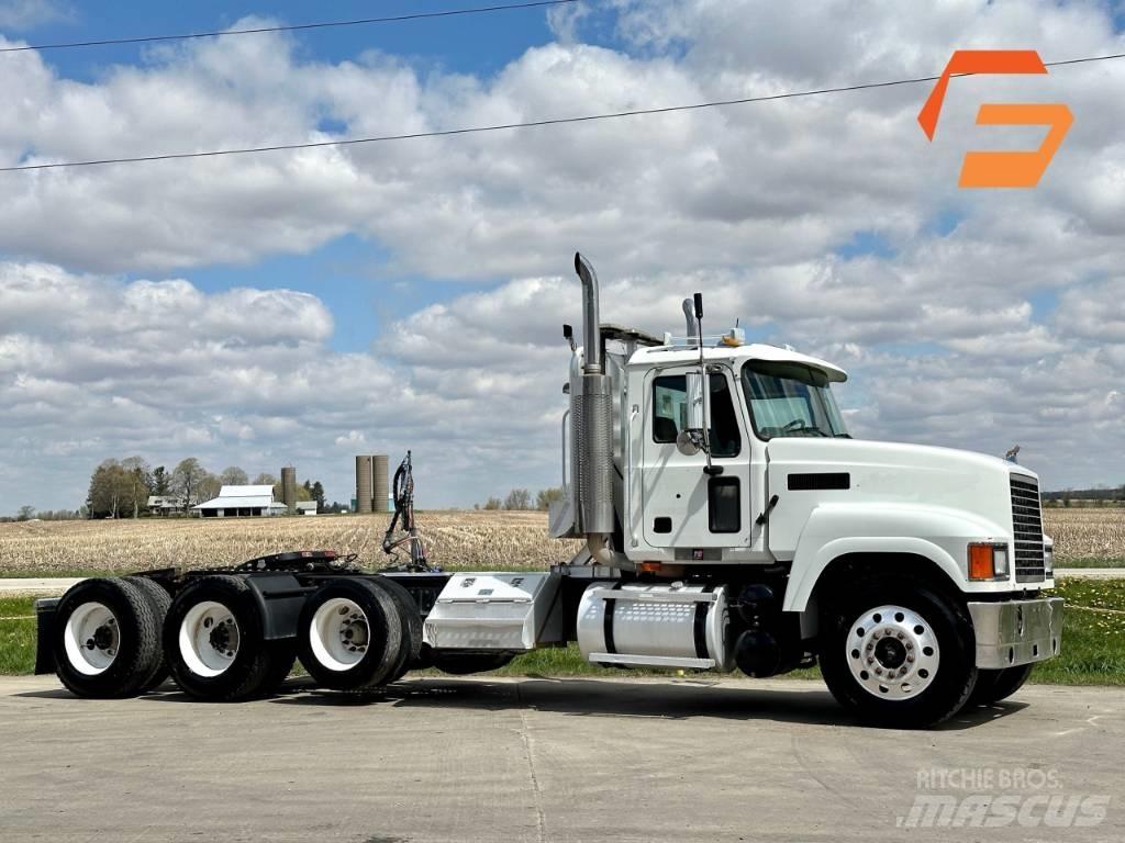 Mack CH 613 Conventional Trucks / Tractor Trucks