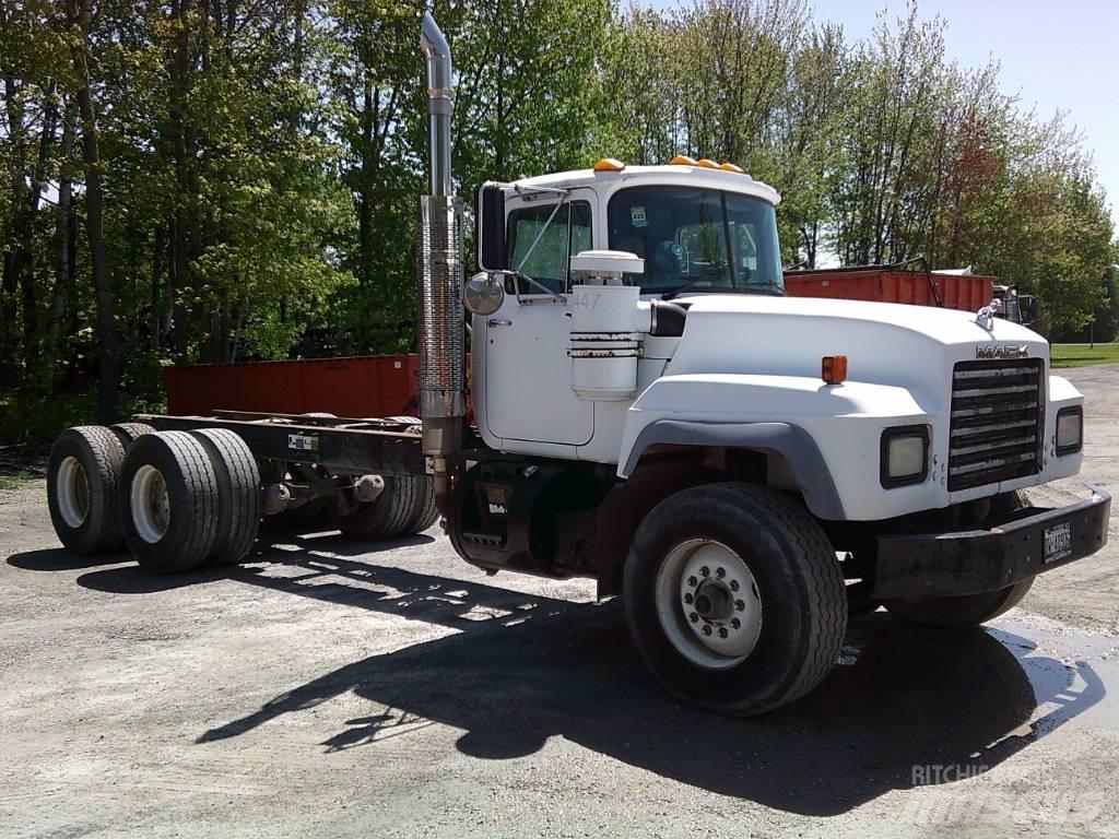 Mack RB 688 S Cab & Chassis Trucks
