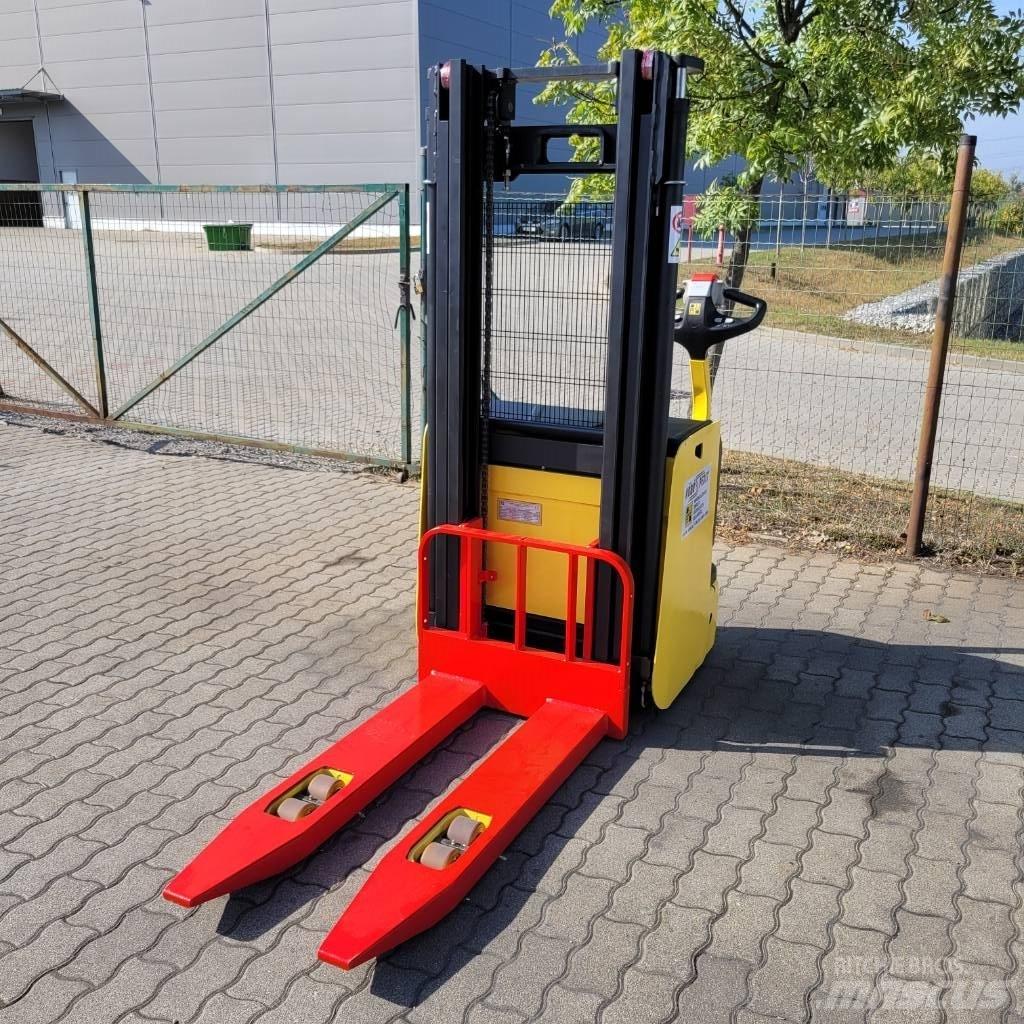 Hyster S1.6 Manual Pallet Stacker