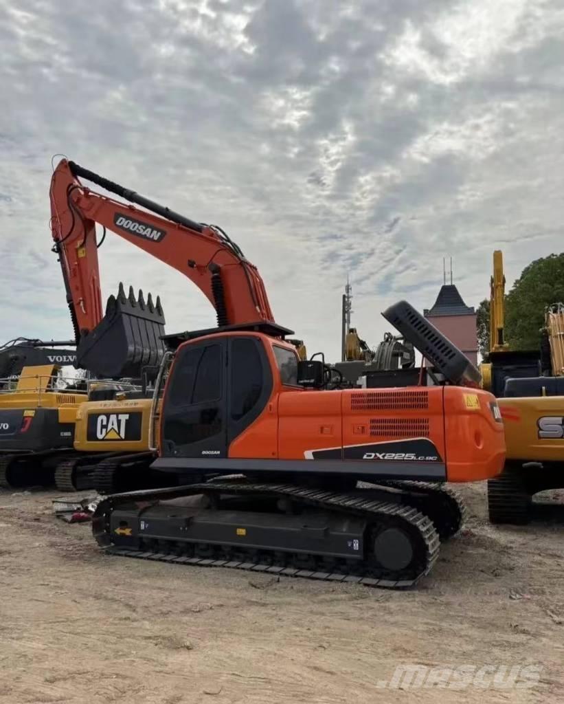 Doosan 225 DX Crawler Excavators
