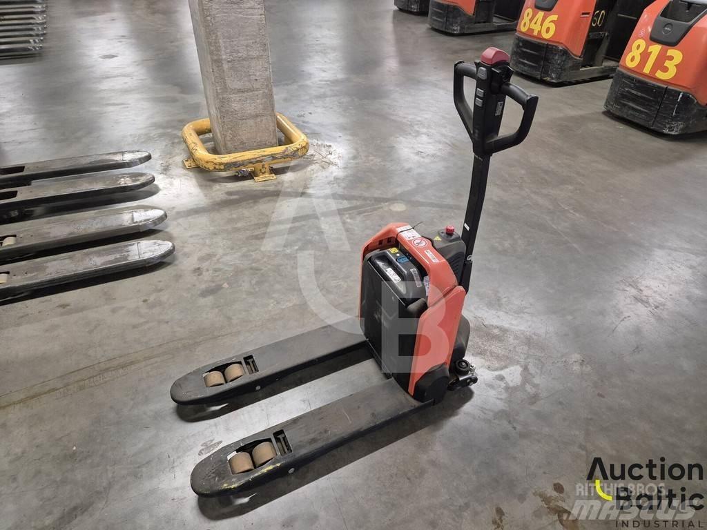 Toyota LHE130 Medium lift order picker
