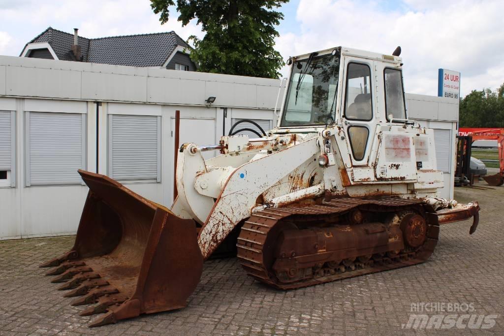 CAT 953 Crawler Loaders