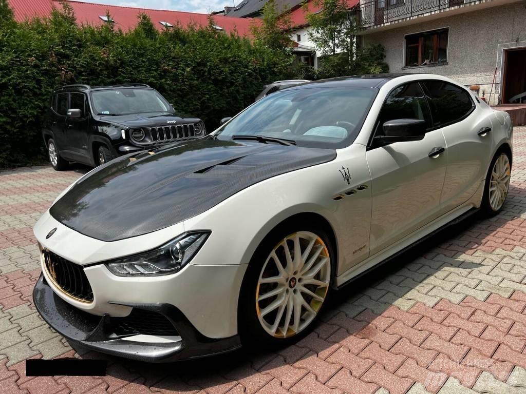 Maserati Ghilbi Automobiles / SUVS