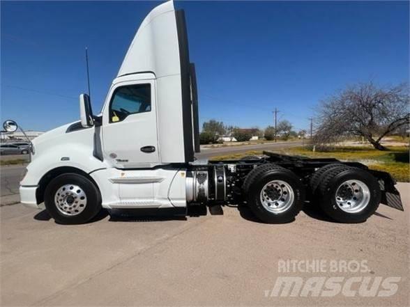 Kenworth T680 Conventional Trucks / Tractor Trucks