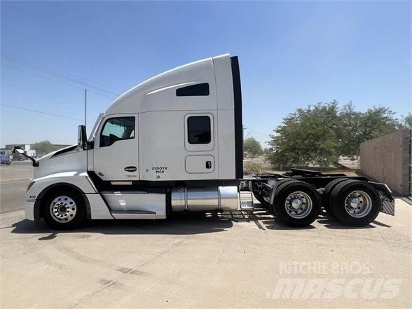 Kenworth T680 Conventional Trucks / Tractor Trucks