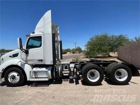 Peterbilt 579 Conventional Trucks / Tractor Trucks