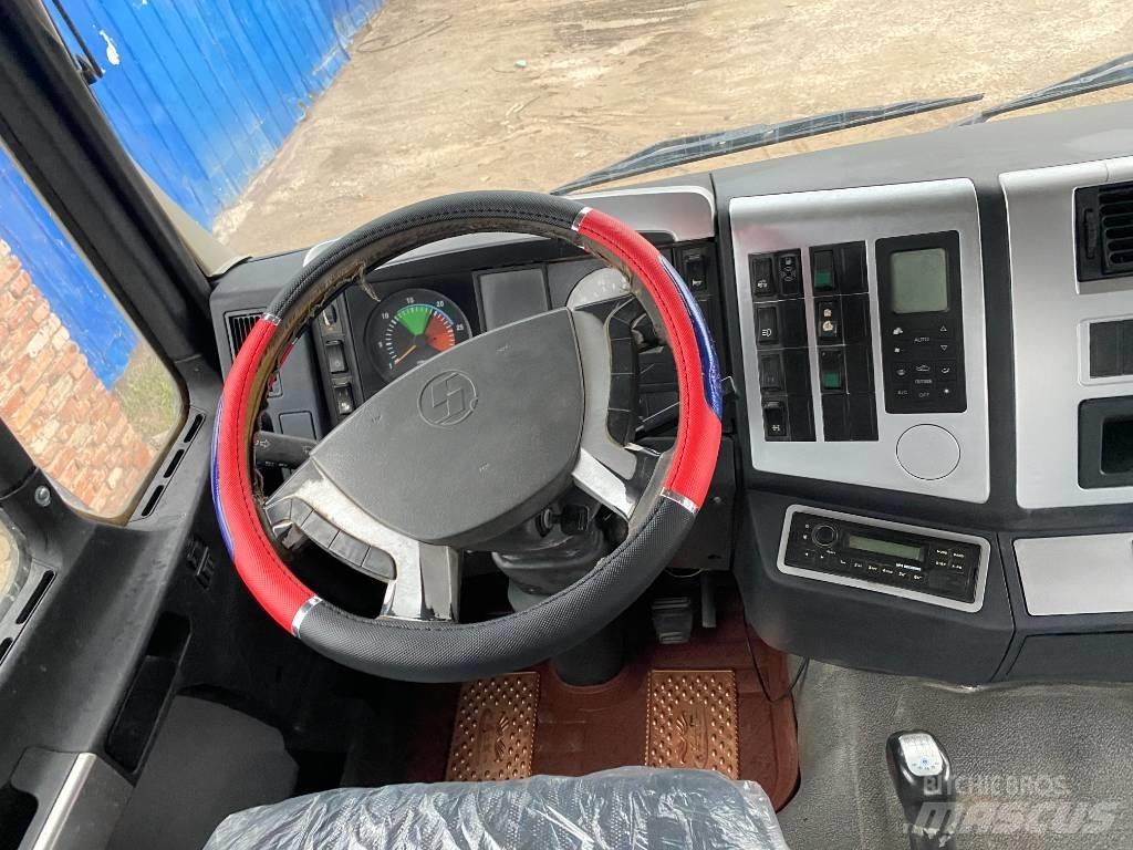 Shacman F3000 6X4 Conventional Trucks / Tractor Trucks