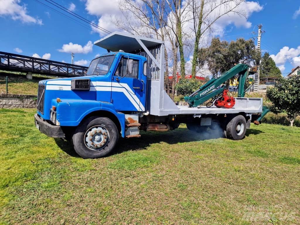 Volvo N 10 Dump Trucks