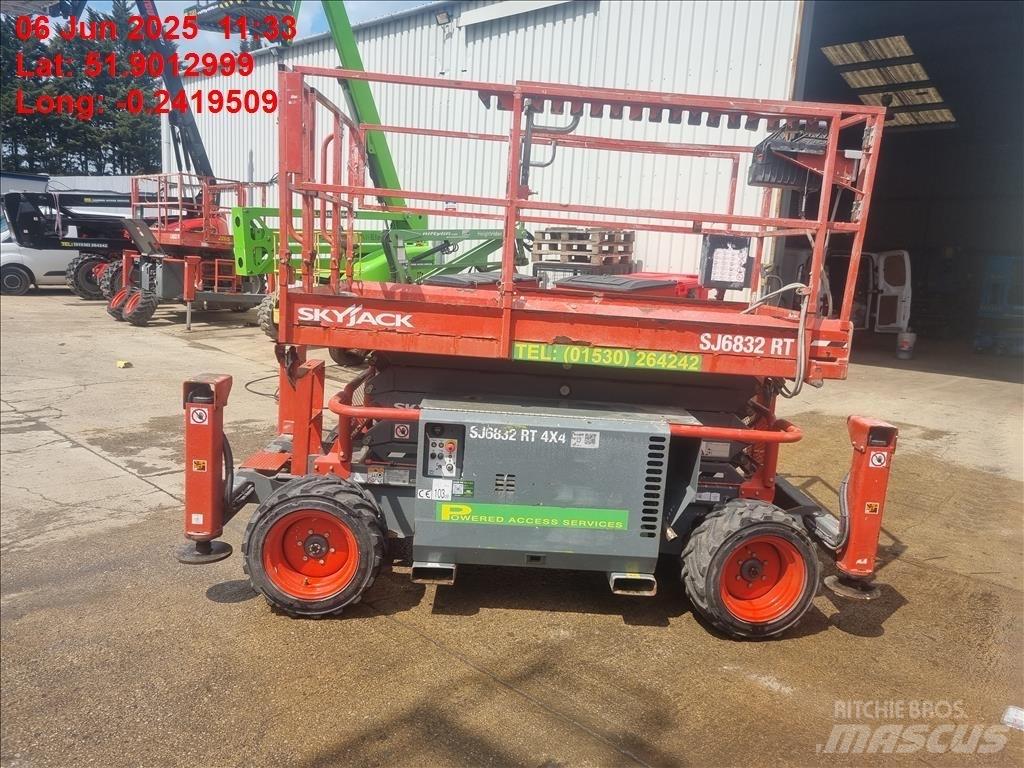 SkyJack SJ 6832 RT Scissor Lifts
