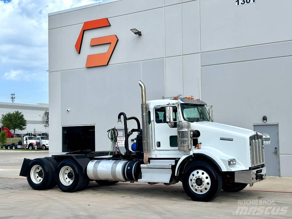 Kenworth T 800 Conventional Trucks / Tractor Trucks