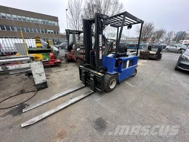 Clark EM 2,5 Electric Forklifts