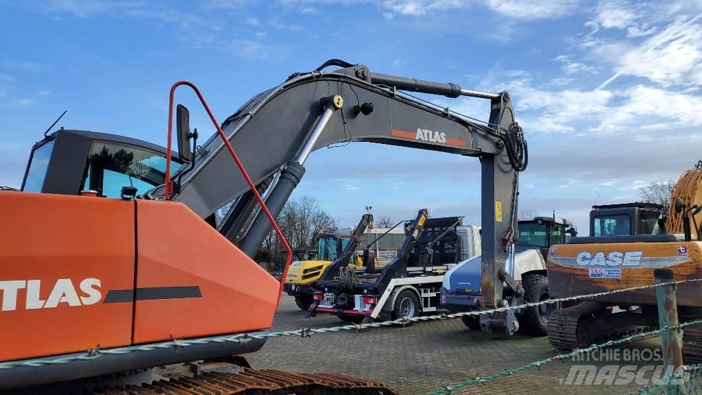 Atlas 260LC Crawler Excavators