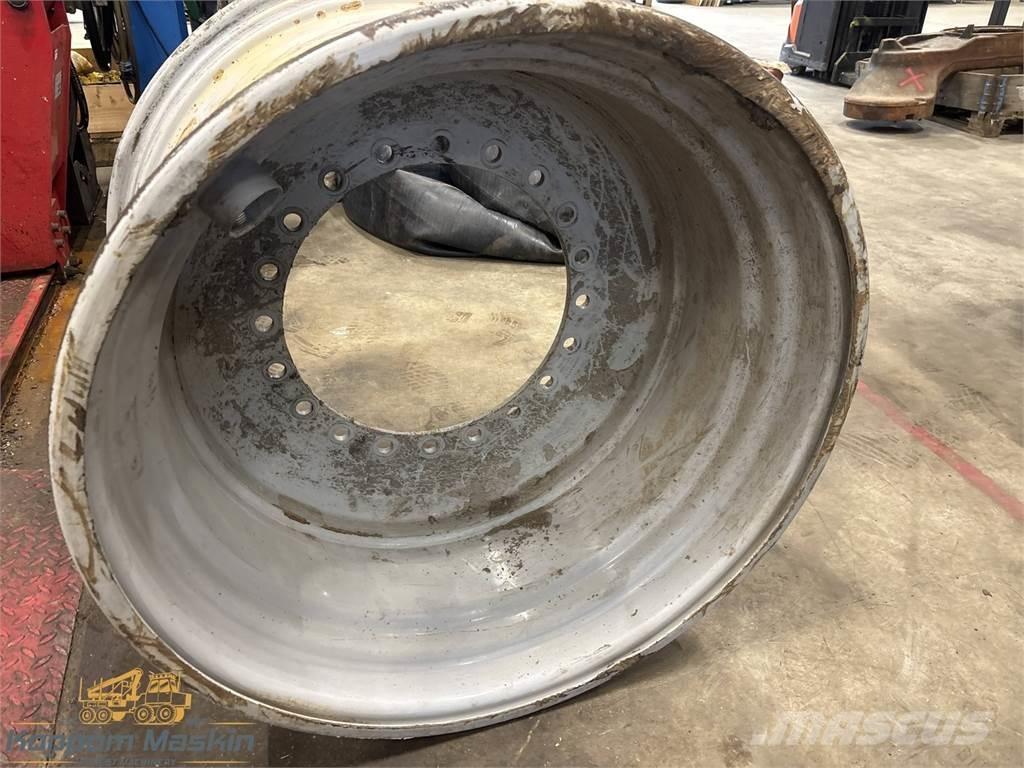 Komatsu 951 23x34 Tires, wheels and rims