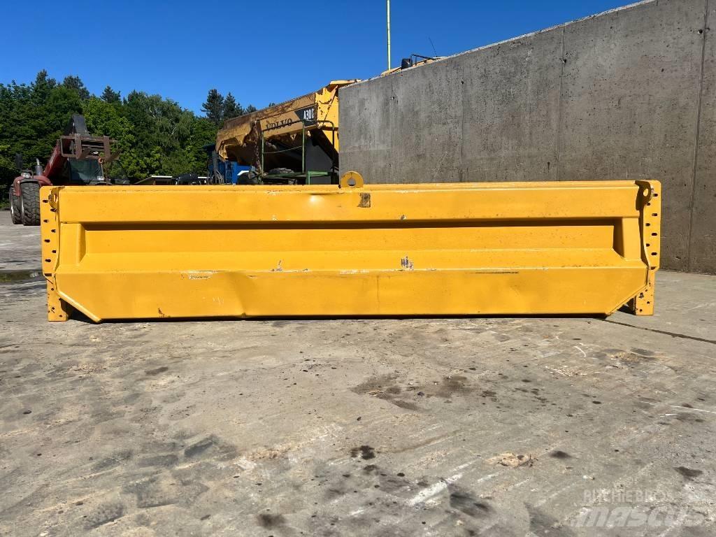CAT 735 Tailgates